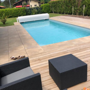 Maison landaise moderne piscine chauffée spa